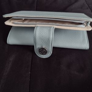 Soft blue mundi wallet